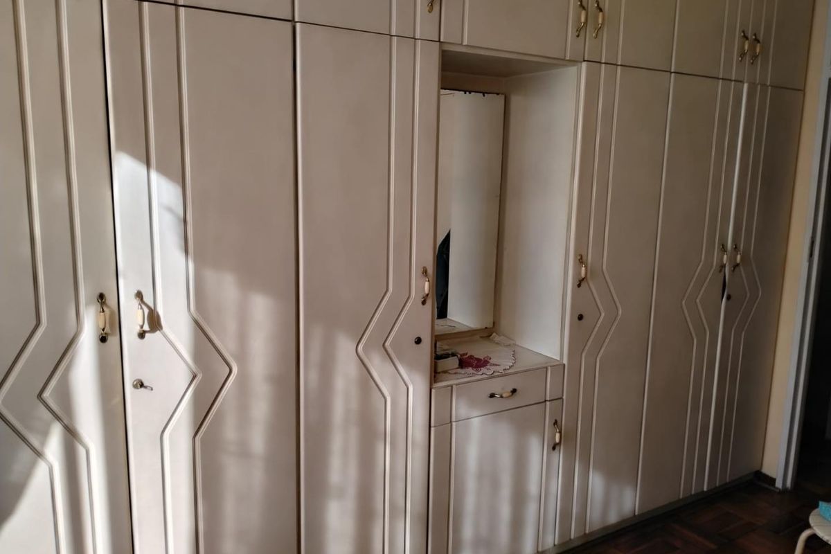 spacious 2 bedroom unit - Photo 3