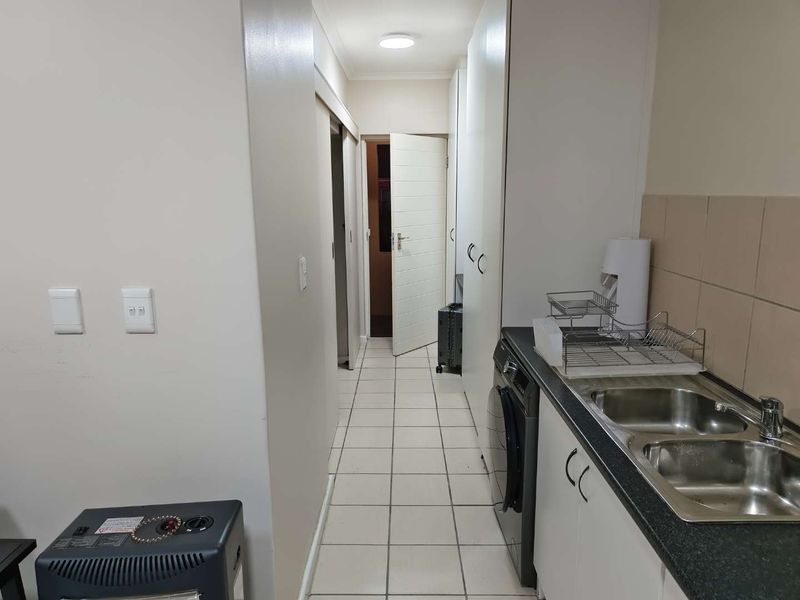 One-bedroom apartment to rent in Viking Villas - Photo 5