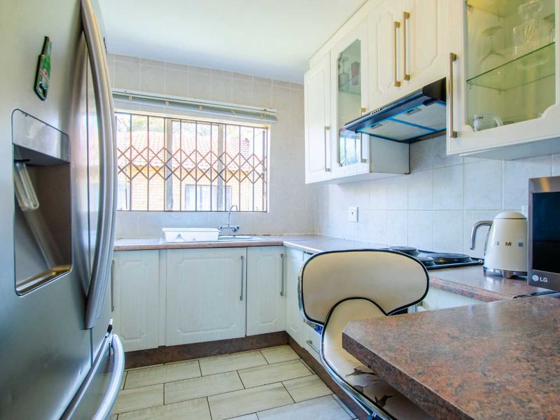 3 Bedroom Simplex on sale - Photo 3