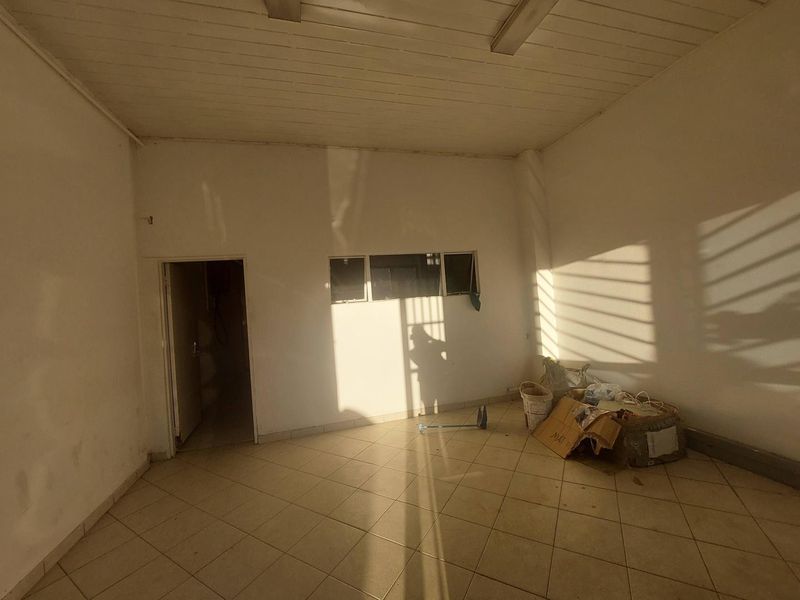 For Sale Prosperita - Freestanding warehouse - Photo 3