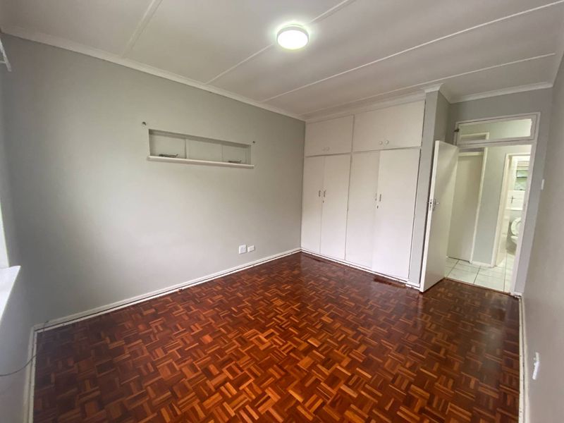 MODERN TWO BEDROOM SECOND FLOOR APARTMENT TO RENT - Photo 6