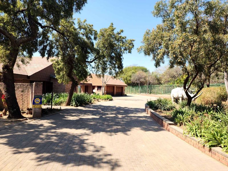 Fantastic income-generating agricultural property with general store trading rights in the heart of Glenferness AH. - Photo 8