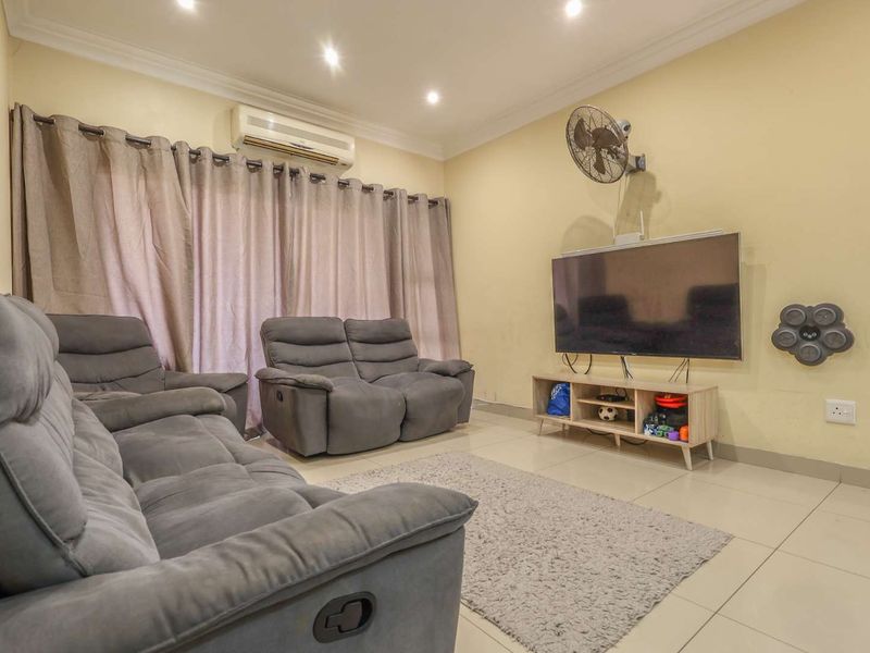 Stunning Two Bedroom Unit In Lakeridge Estates - Photo 8