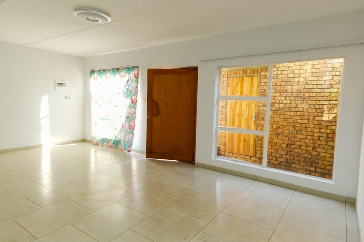LOCK & GO Immaculate 3-Bedroom APPARTMENT in DERSLEY PARK - Photo 4