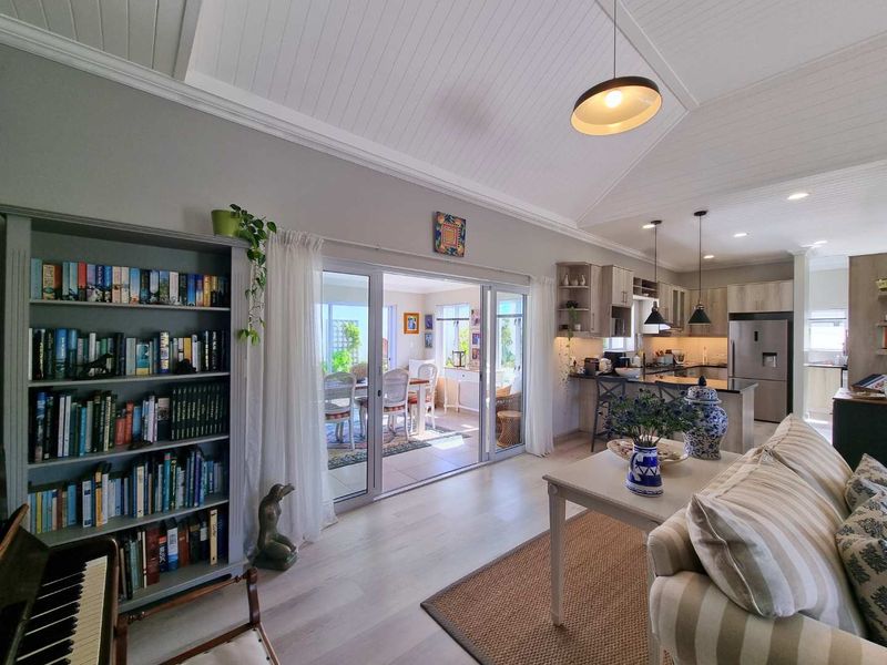 Sought-After, Serene & Simply Stunning! - Photo 4