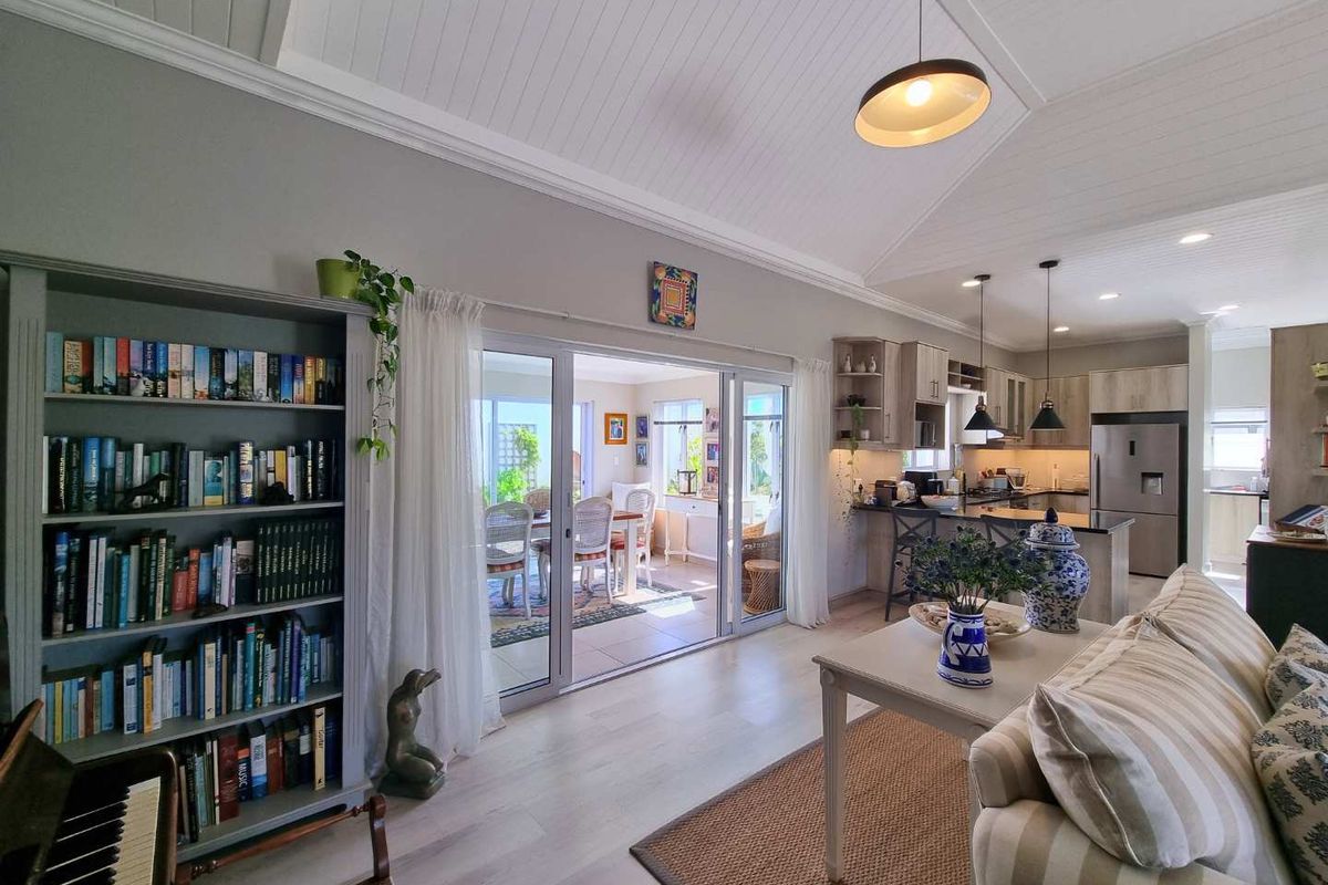 Sought-After, Serene & Simply Stunning! - Photo 4