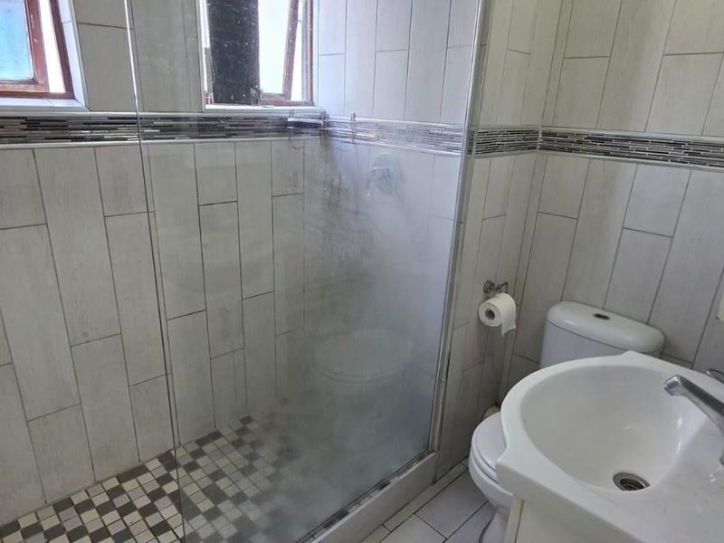 Modern 1 Bedroom Flat - Photo 8