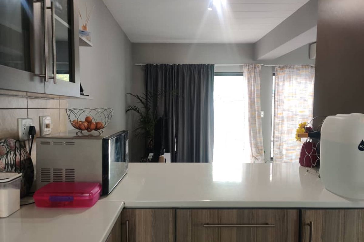 For Sale: Your Dream Home, Move-in Ready Townhouse - Photo 4