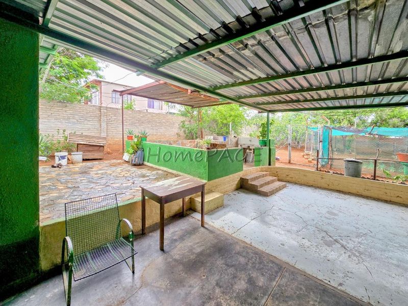 Outjo:  Large and Secure Home for Sale - Photo 7