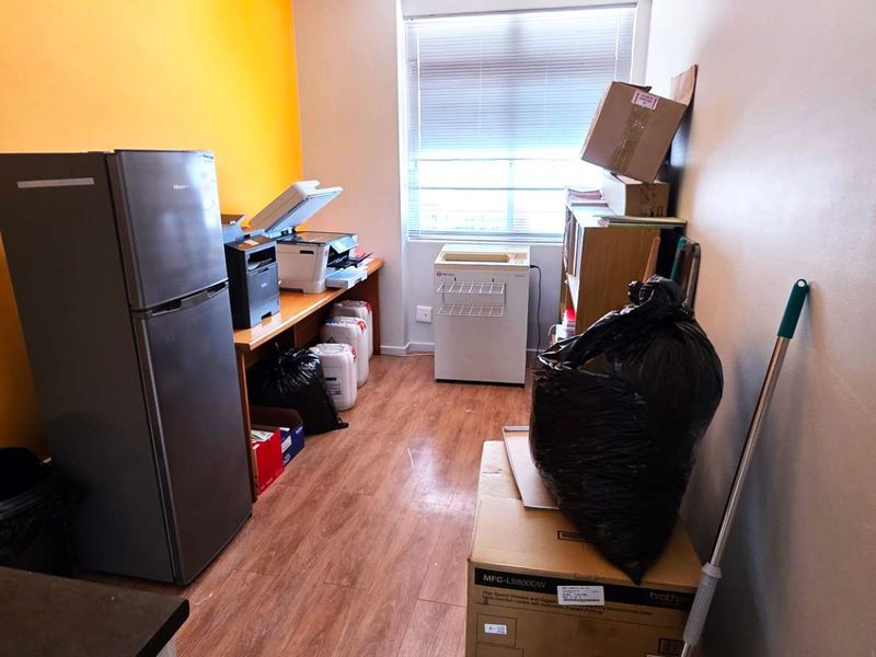 Spacious First Floor Office in Westlake - Photo 9