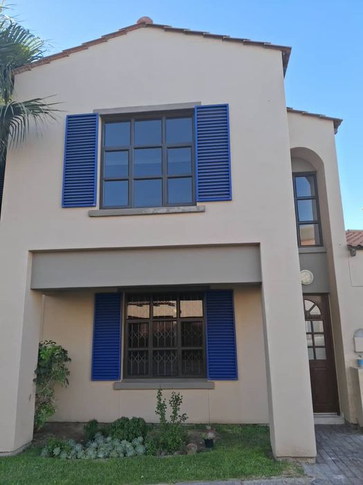 Property #2440088, Townhouse For Sale in Fairways Estate