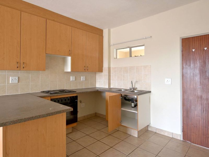 Loadshedding-Free Area | Modern 2 Bedroom Apartment - Photo 2