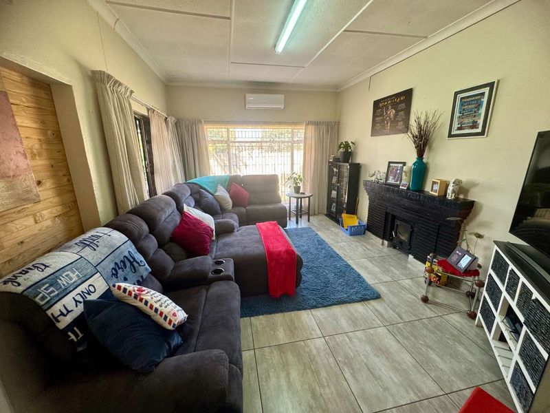 Large Family Home for Sale with Solar - Photo 3