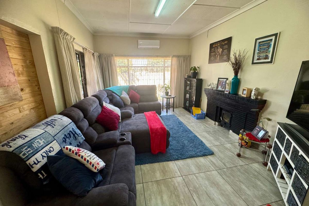 Large Family Home for Sale with Solar - Photo 3