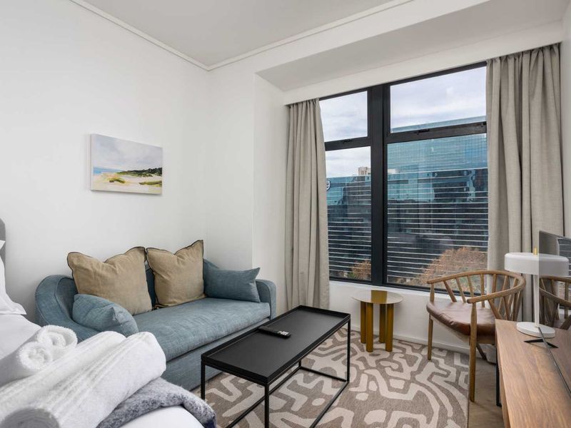 A Fully Furnished Apartment in Zeeland Pier in Cape Town, Foreshore - Photo 2