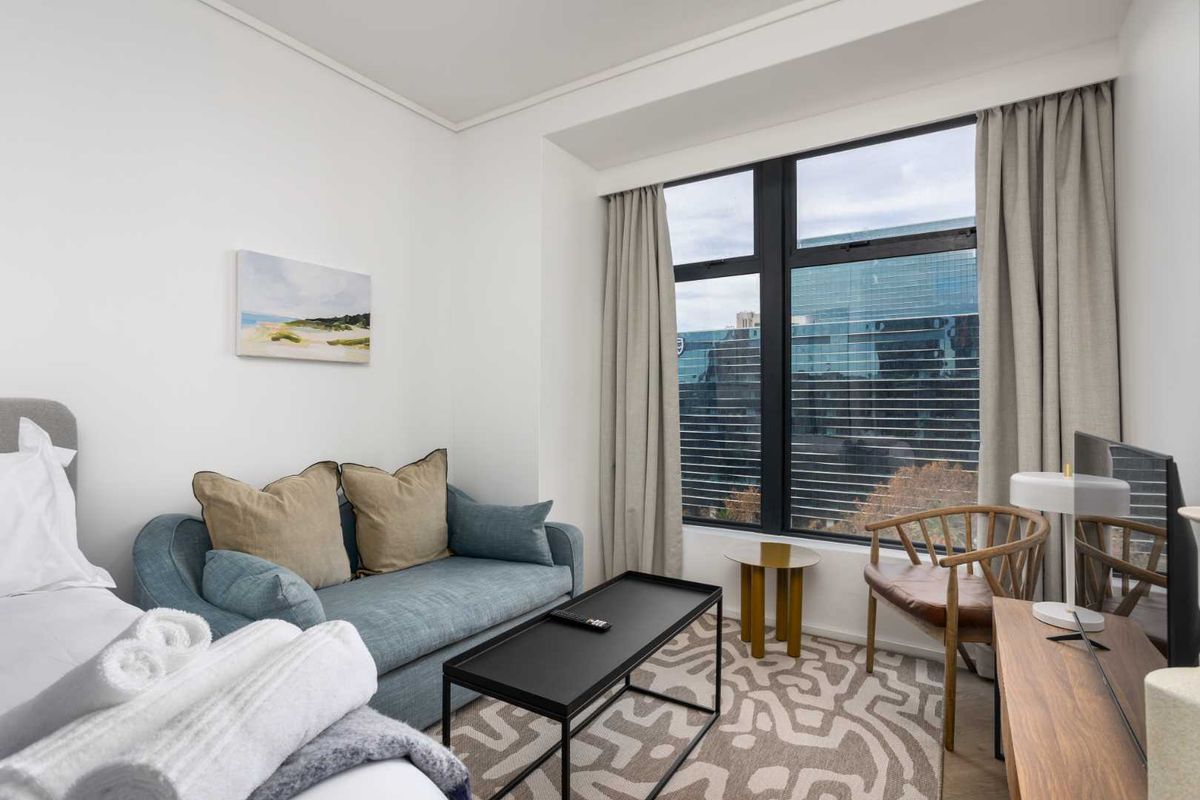 A Fully Furnished Apartment in Zeeland Pier in Cape Town, Foreshore - Photo 2