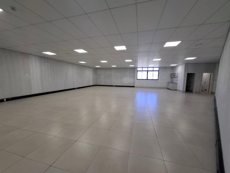 FOR RENT | FIRST FLOOR – OFFICE / MEDICAL SUITE | KLEINE KUPPE - Photo 3