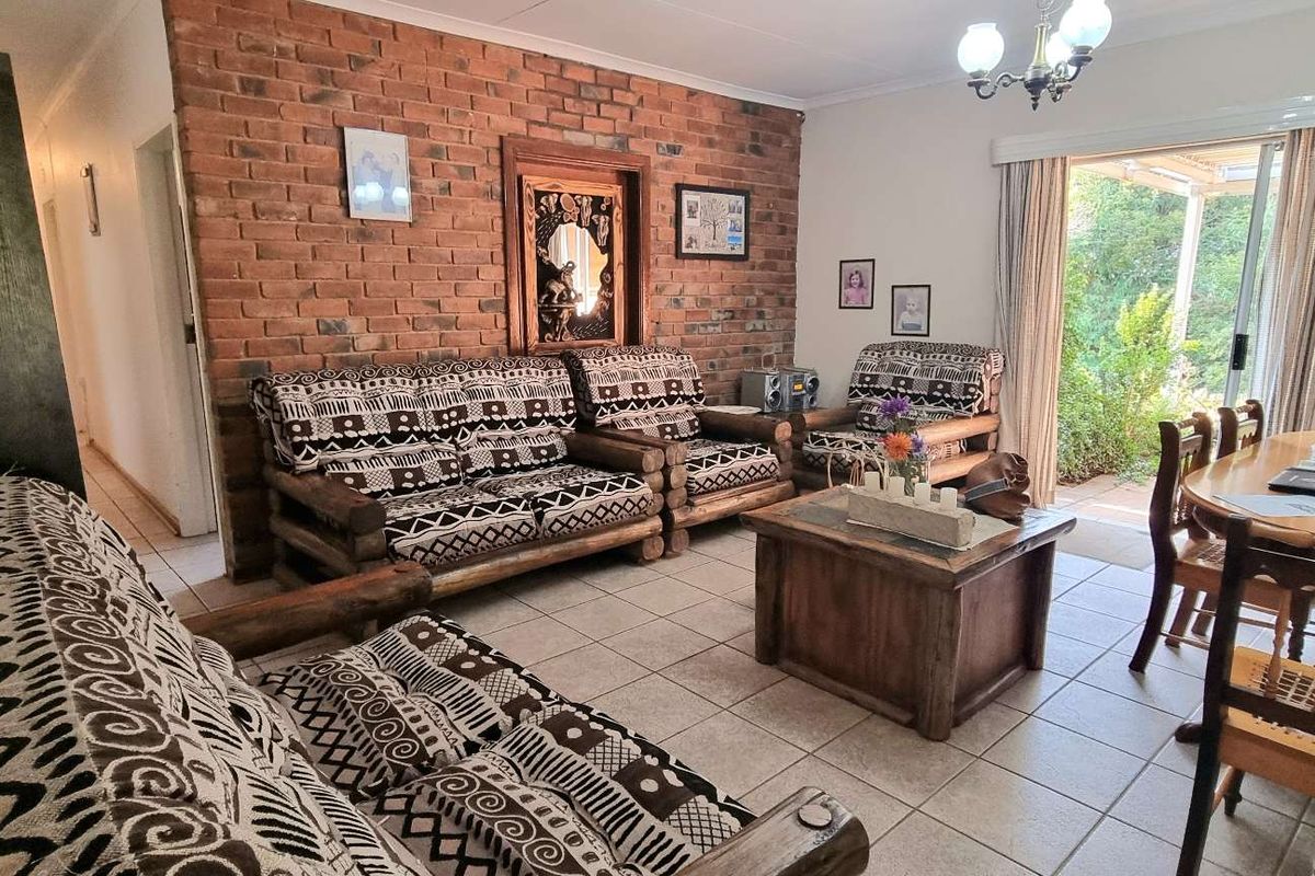 MUCH -LOVED FAMILY HOME READY FOR ITS NEXT CHAPTER - Photo 4