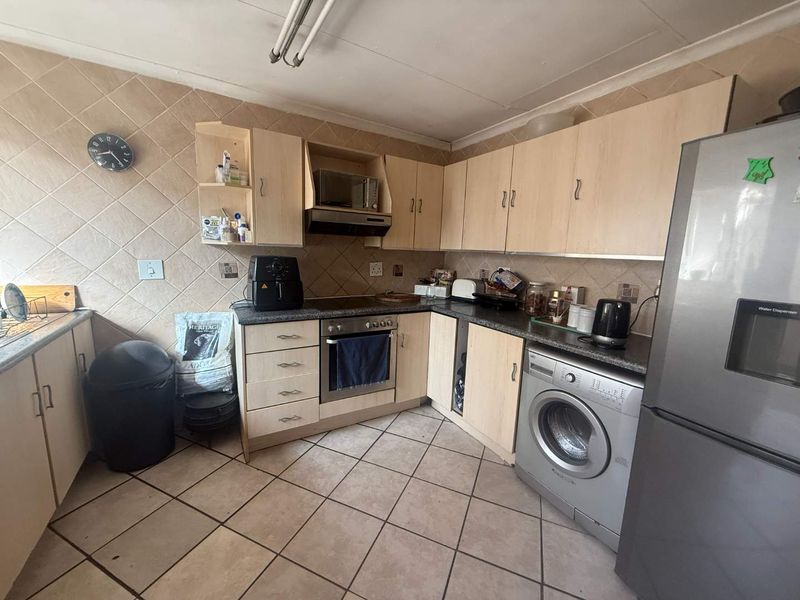 2 Houses on One Stand – Dual Living, Dual Income Opportunity! - Photo 10