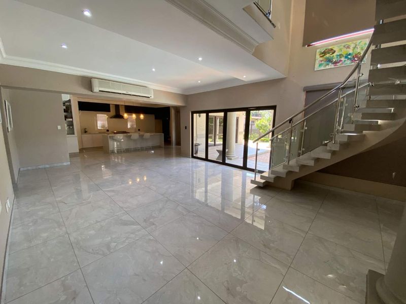 Hendra Estates - Stunning Freestanding Home In Security Estate In Prime La Lucia For Rent! - Photo 8