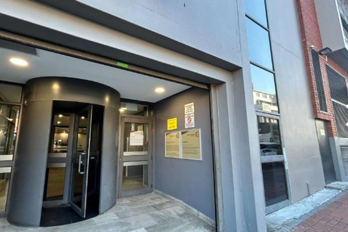 High Visibility, street level and corner retail site in Woodstock - Photo 5