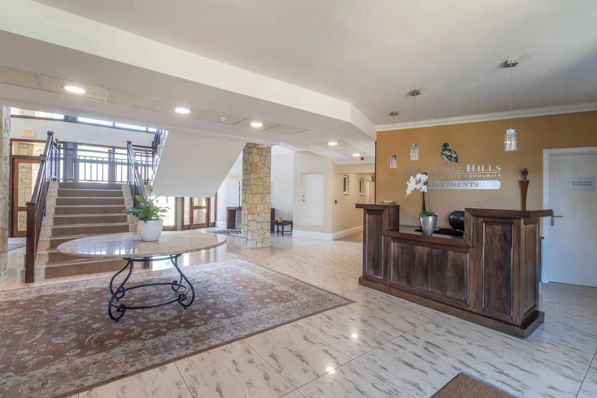 GRAND, STYLISH APARTMENT IN A PRESTIGEOUS MATURE LIFESTYLE COMMUNITY - Photo 3