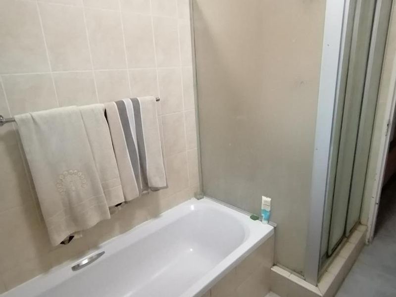 Spacious 3 Bedroom Cluster in Terenure - Photo 9