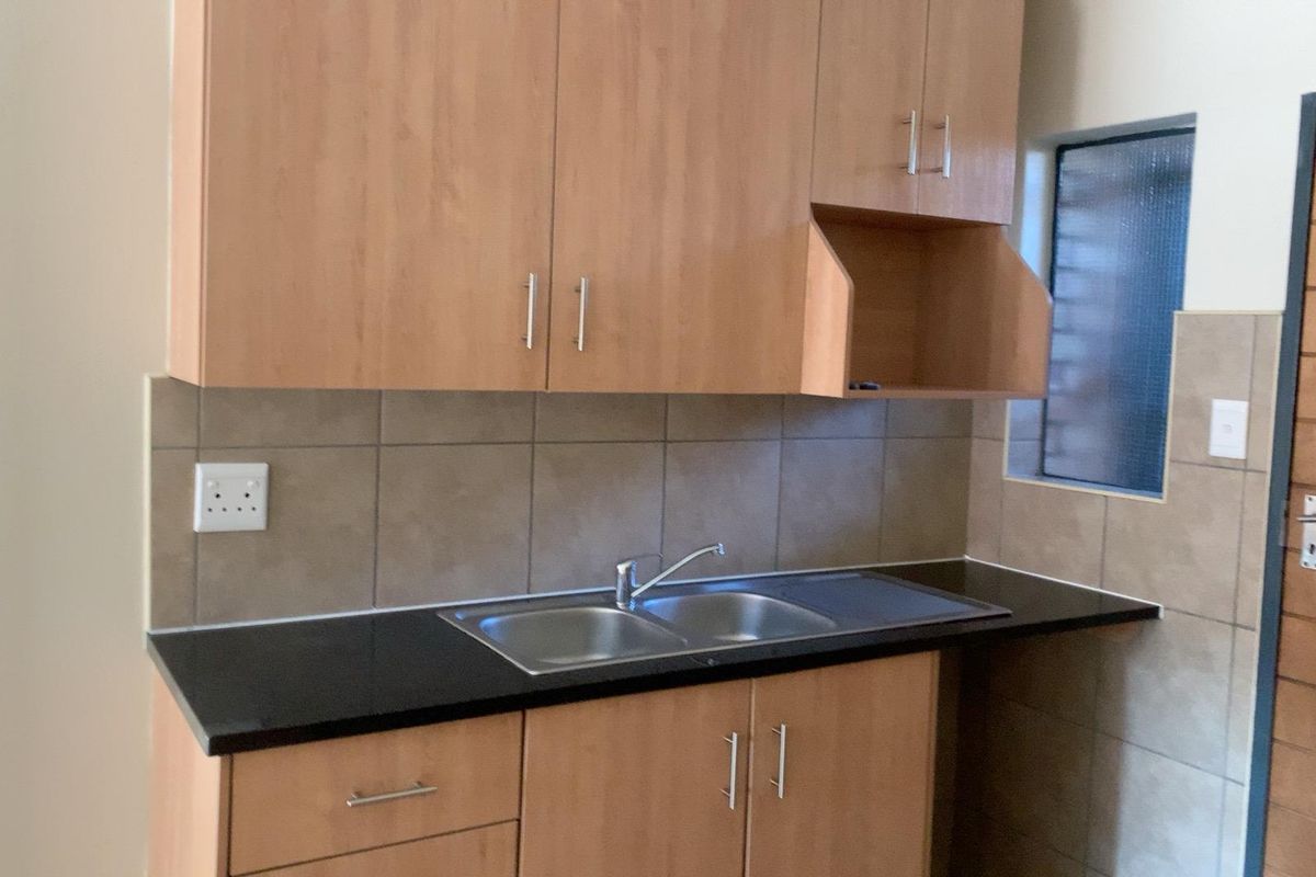 Modern 2-Bedroom Apartment for Sale in Route 82 Security Village – Alveda, Johannesburg South - Photo 5
