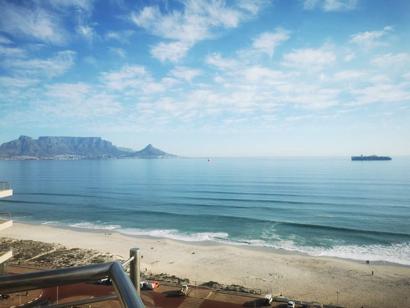 FURNISHED TWO BEDROOM Apartment with 2 parkings - Photo 4