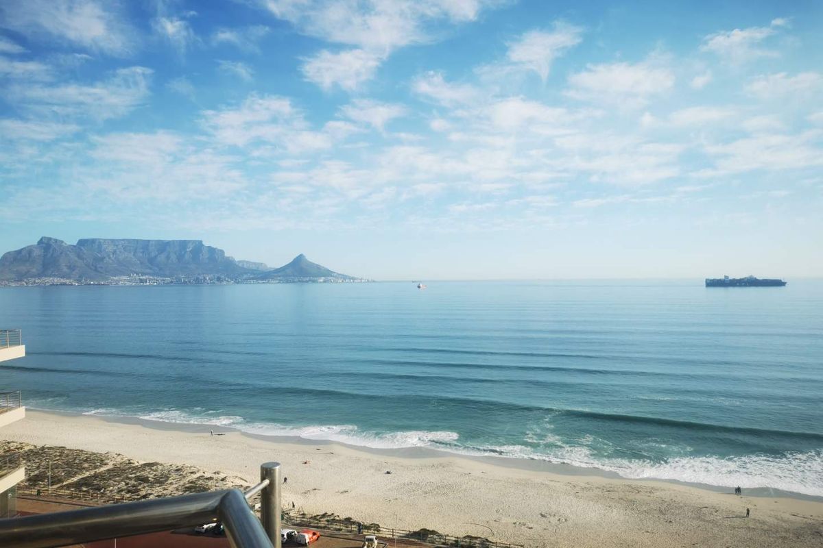 FURNISHED TWO BEDROOM Apartment with 2 parkings - Photo 4