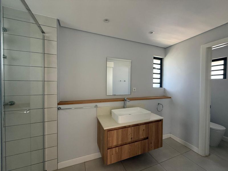 Spacious Family Villa with Private Pool & Mountain Views Rs 95 000 per month - Photo 9