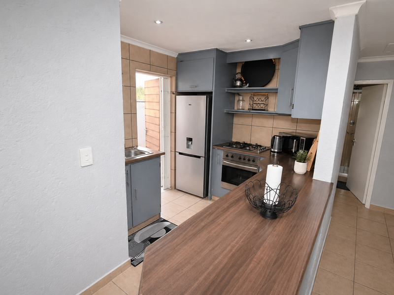 Modern Simplex Townhouse - Photo 8