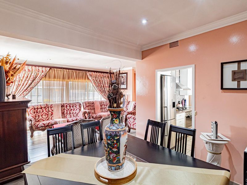 Discover Serenity in a Heritage Leafy Suburb - Photo 5