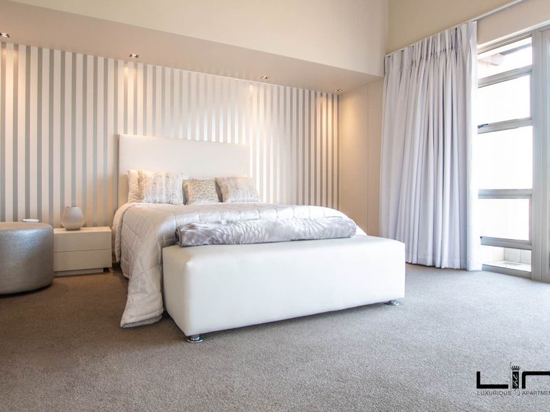 Luxurious penthouse for sale in Ebotse Golf & Country Estate, Rynfield - Photo 5