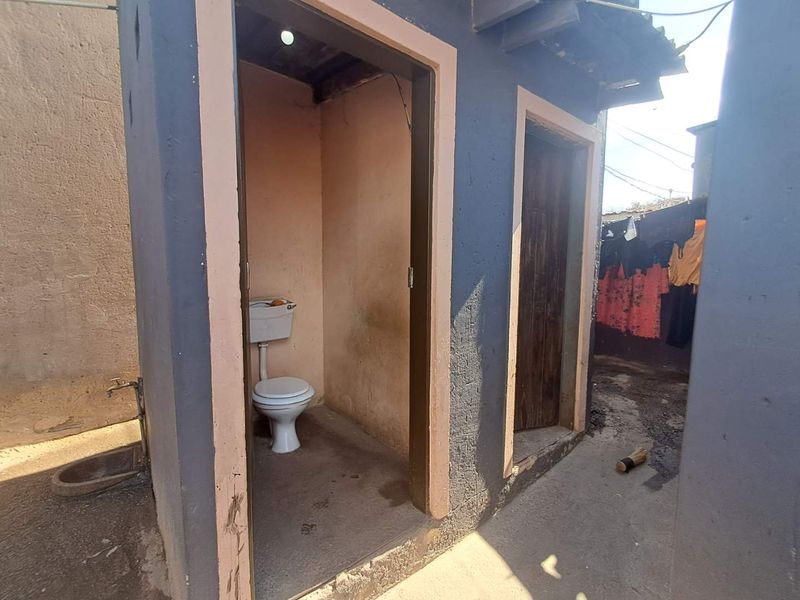 12 RENTED ROOMS IN IVORY PARK. - Photo 6