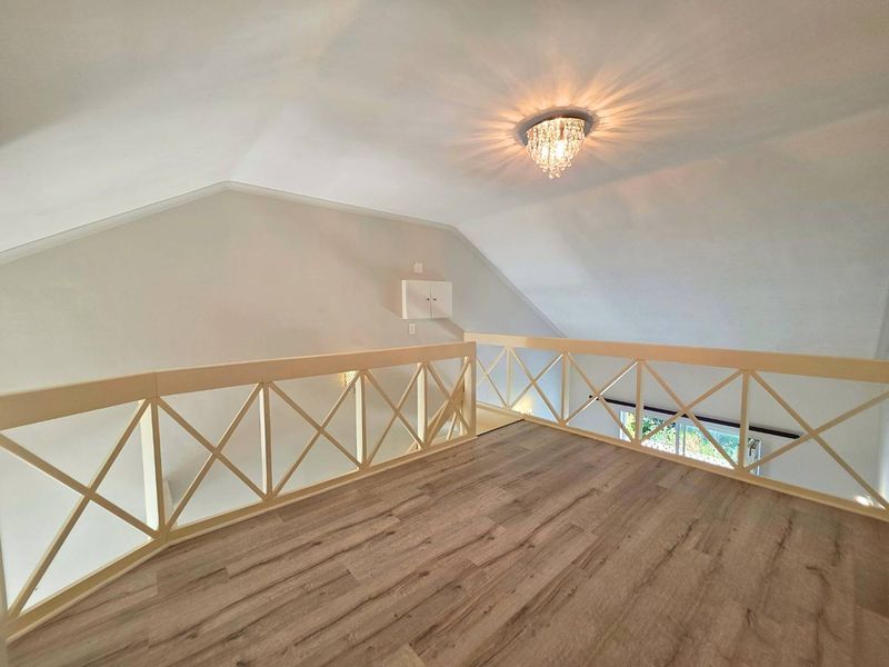 Modern & Secure Loft-Style 1 Bedroom Apartment - Photo 9