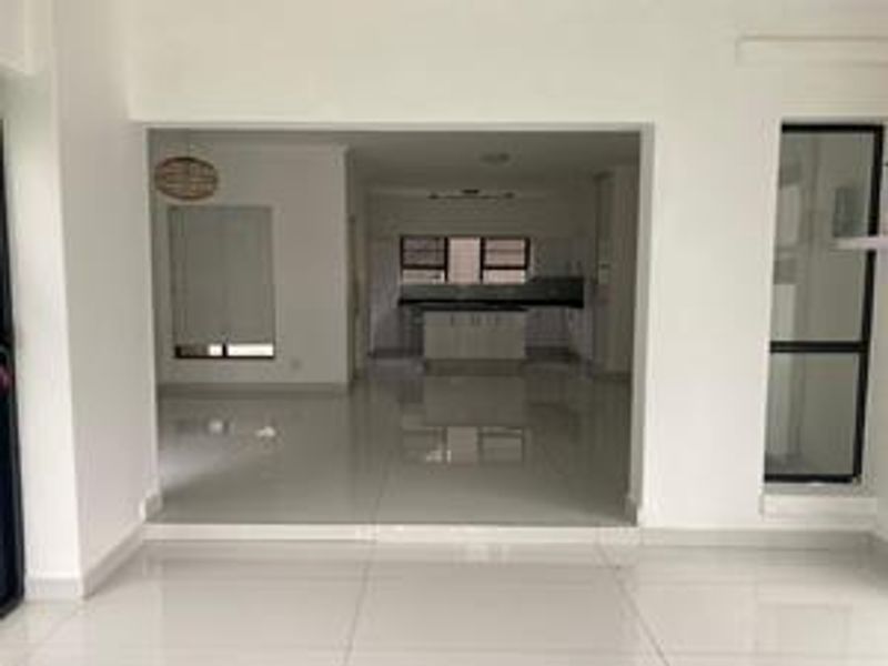 3 Bedroom Ground Floor Apartment For Sale in Palm Lakes Estate - Photo 8