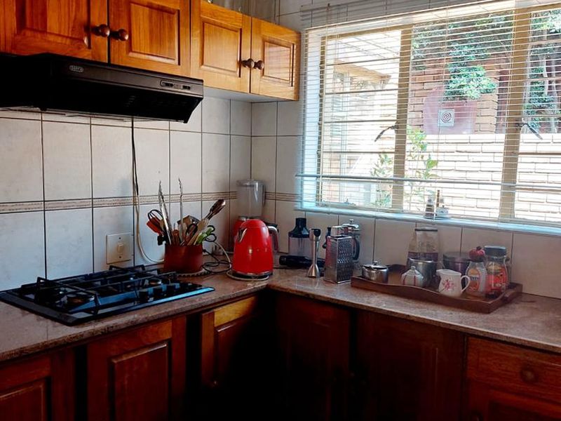 Discover Comfort and Convenience in Val De Grace - Photo 6