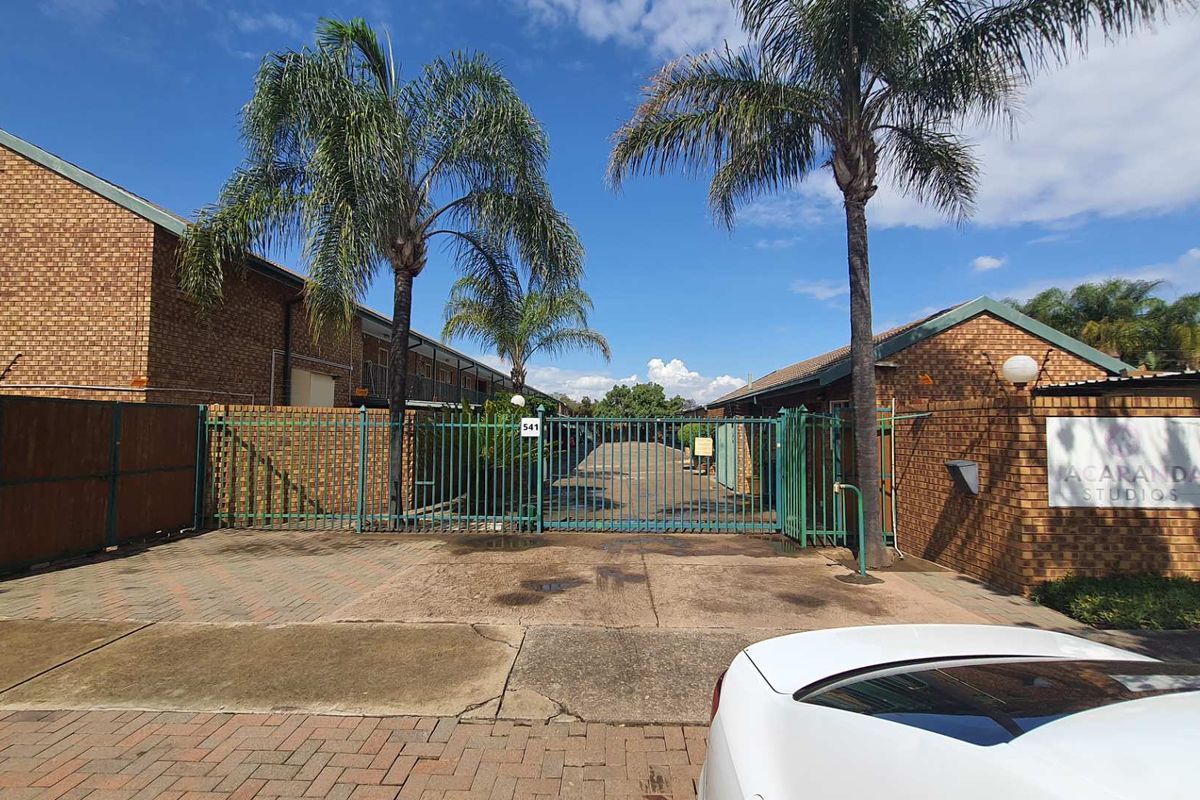 **Bachelor Apartment for Sale in Tranquil Rietfontein Location** - Photo 2