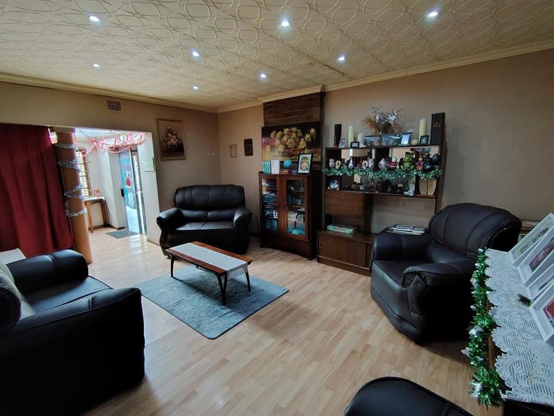 Energy-efficient Home For Sale in Vanderbijlpark SE6 - Photo 7