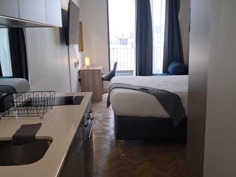 STUPENDOUS FULLY FURNISHED STUDIO APARTMENT IN THE NEW AND ICONIC COMPLEX IN ROSEBANK - Photo 4