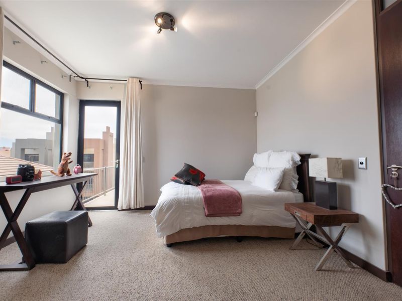 BEACHFRONT HOUSE - Photo 6