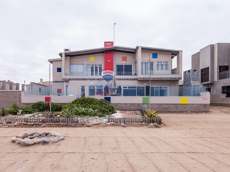 Beautiful Sea Front House Swakopmund - Photo 2