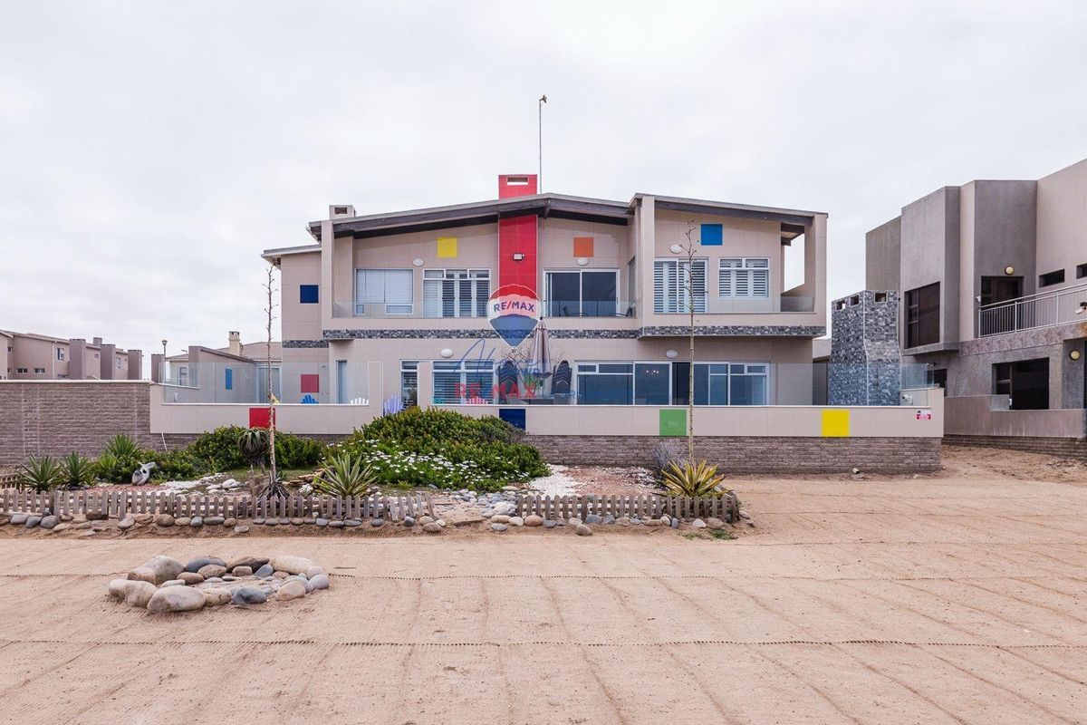 Beautiful Sea Front House Swakopmund - Photo 2