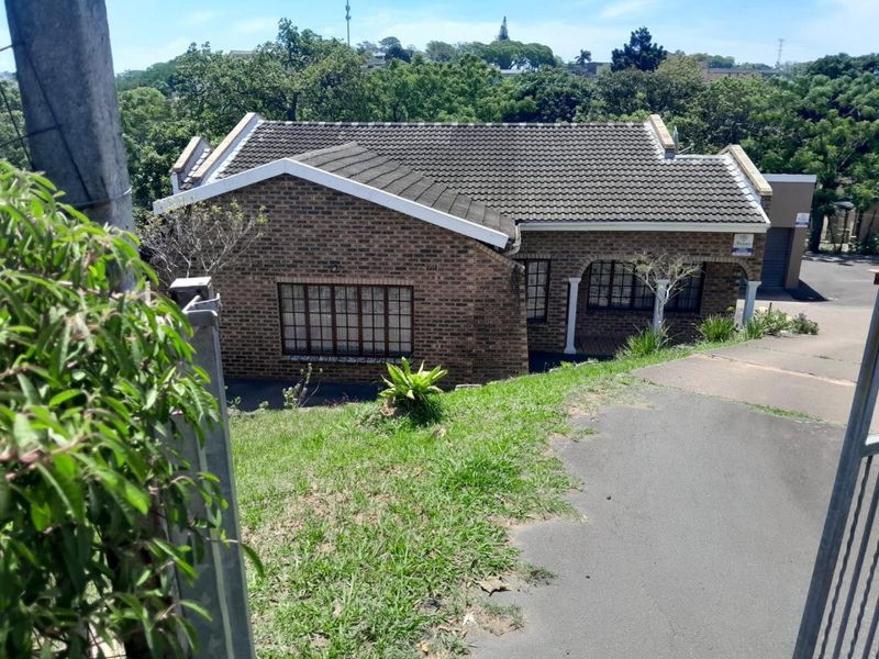 3 Bedroom House for sale in Silverglen - Photo 2