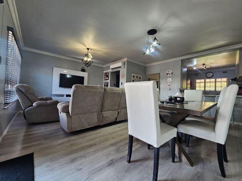 Welcome to Kinsley Gardens - where modern living meets relaxed coastal charm in the heart of the Bluff - Photo 8