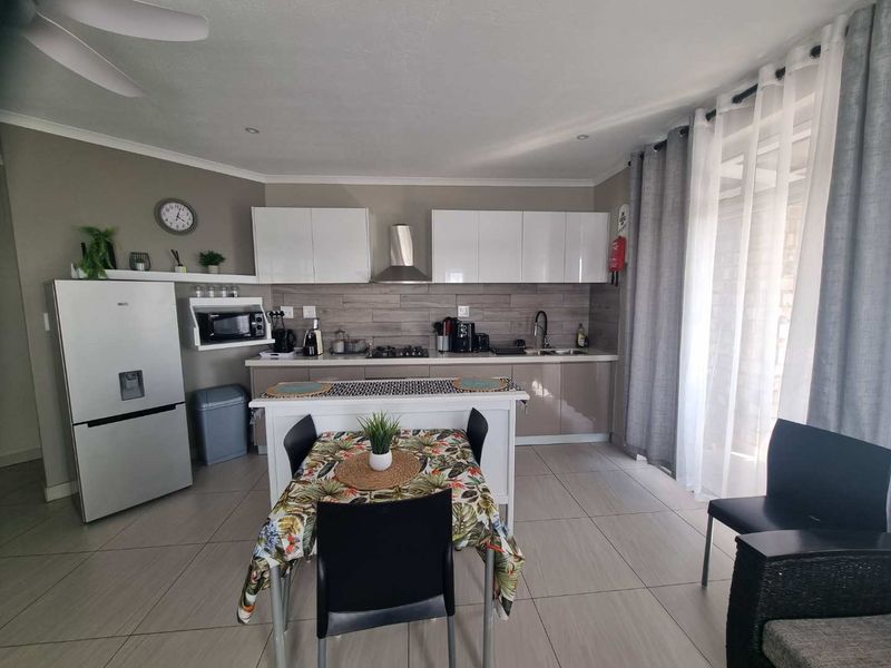 Lease This 3-Bedroom Gem with Private Bathrooms & Relaxing Patio - Photo 2