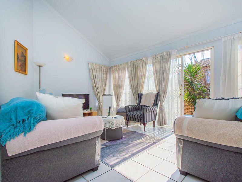 Private Corner Unit in Gated Honeydew Estate – Secure & Spacious! - Photo 3