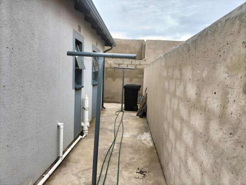 **Charming 3-Bedroom Home in Secure Enclave** - Photo 4