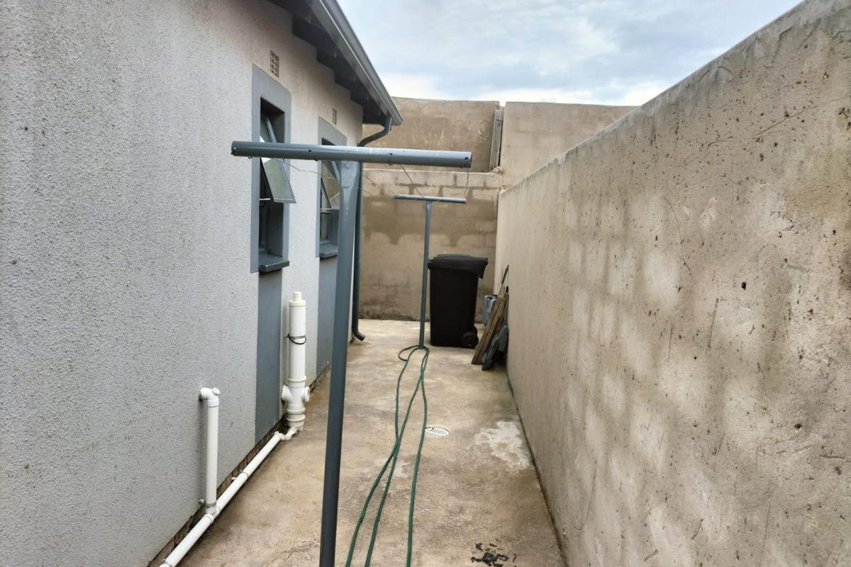 **Charming 3-Bedroom Home in Secure Enclave** - Photo 4